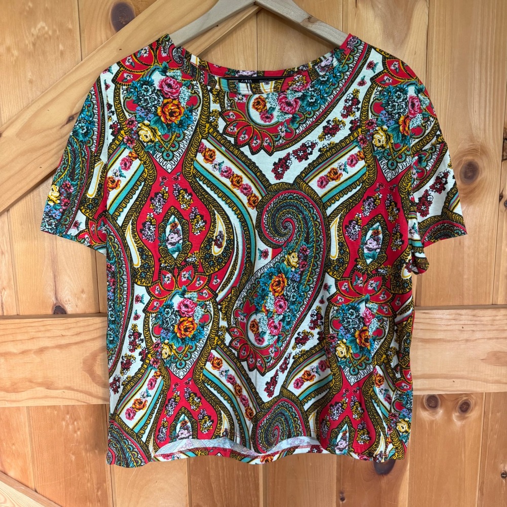 Zara T-Shirt Womens Medium Red Paisley Floral Scarf Print Short Sleeve Cotton